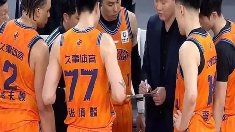 “美洲联赛16胜12辉煌战绩！哥甲关键球员伤停，牵动全局风云突变！”